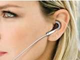 Mengunakan Earphone Terlalu Keras Bisa Merusak Saraf Otak