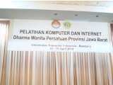 Pelatihan Komputer dan Internet Dharma Wanita Persatuan Pemerintah Provinsi Jawa Barat