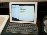 Logitech Luncurkan Keyboard iPad Bertenaga Surya